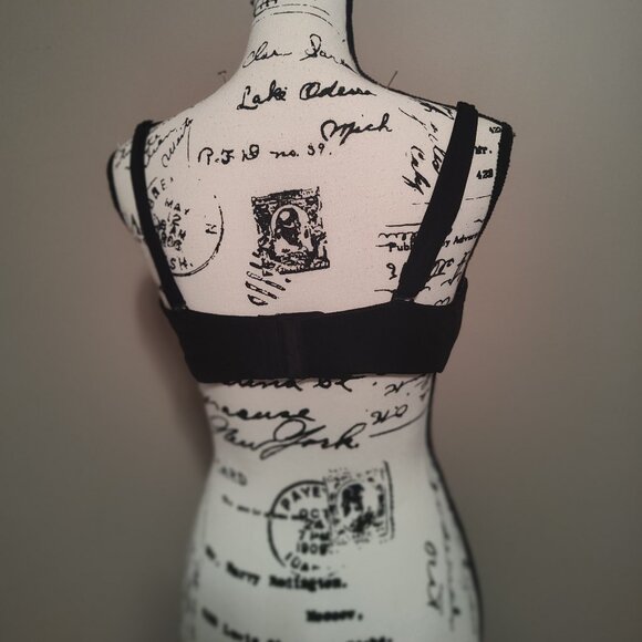 Victoria's Secret Very Sexy Strapless Bra - Picture 2 of 5